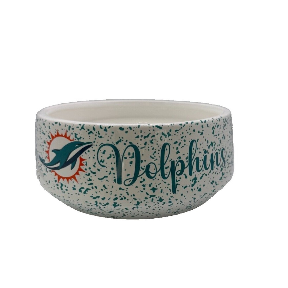 Pegasus NFL Miami Dolphin 6 Wick Citrus Pine Candle 24Oz‎ NEW